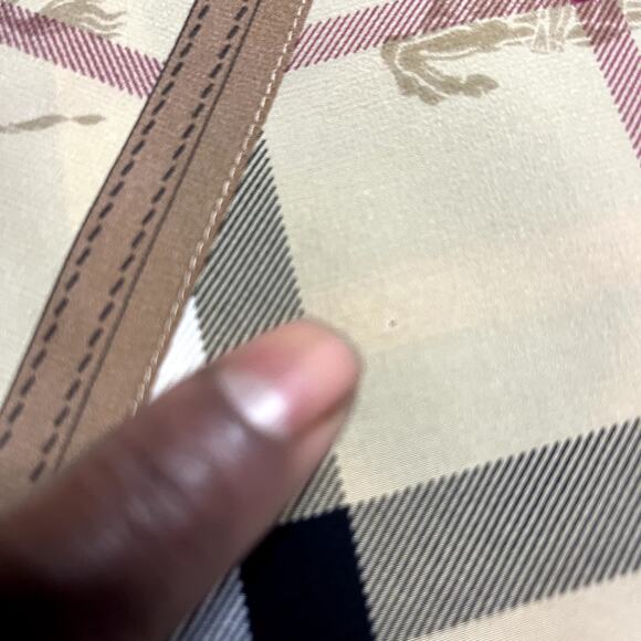 Vintage Burberry 100% Silk Scarf - Picture 6 of 9